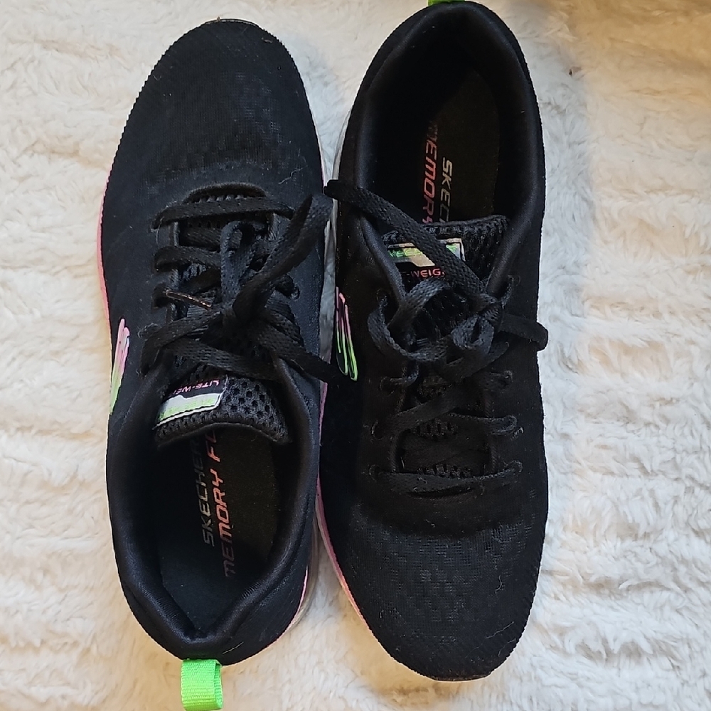 Skechers Black and Neon Sneakers Memory Foam 8.5